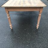 Farm table