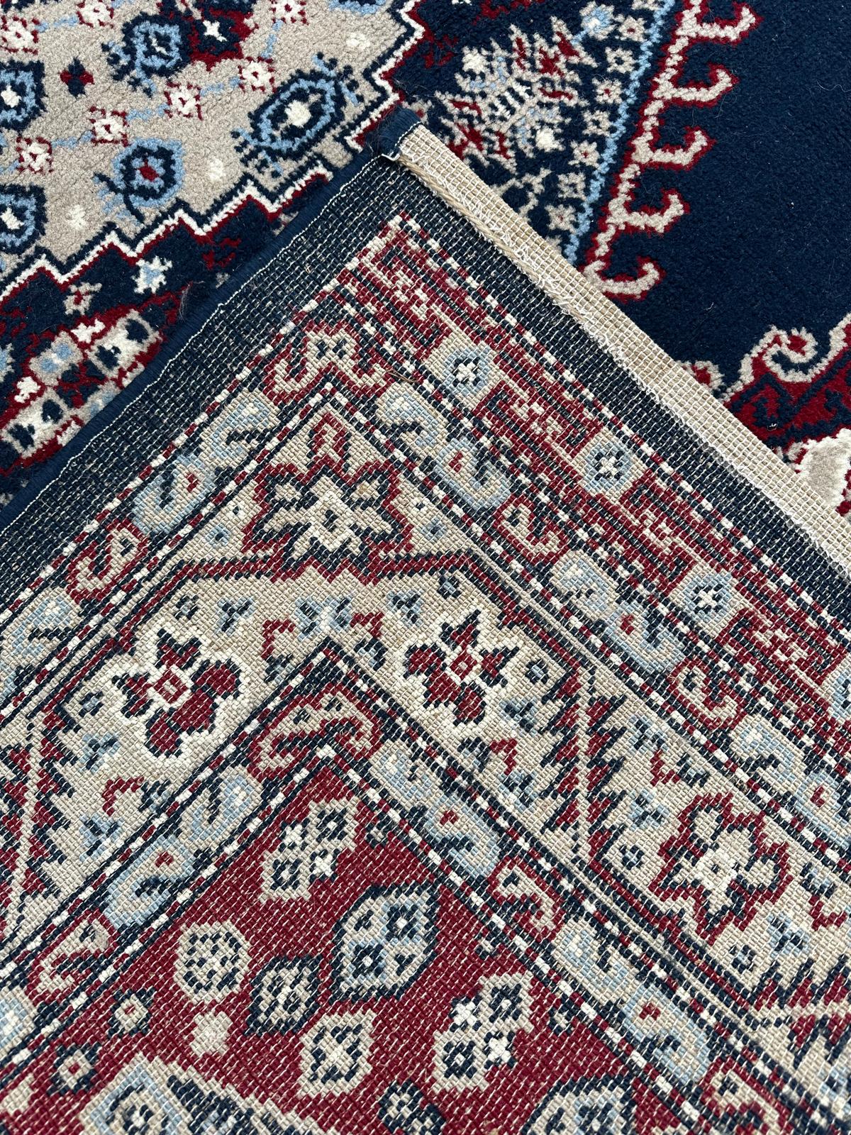 Grand tapis oriental 2m x 3m