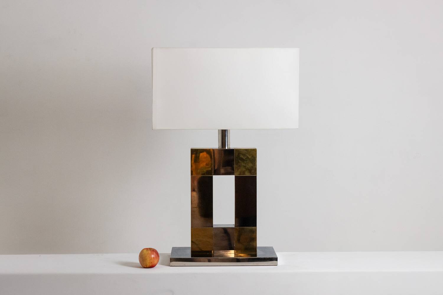 Geometric lamp in silver and gold metal. 1970s.