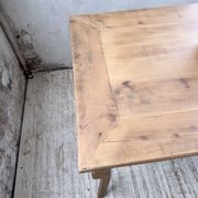 Table de ferme merisier pieds galbés XIXème