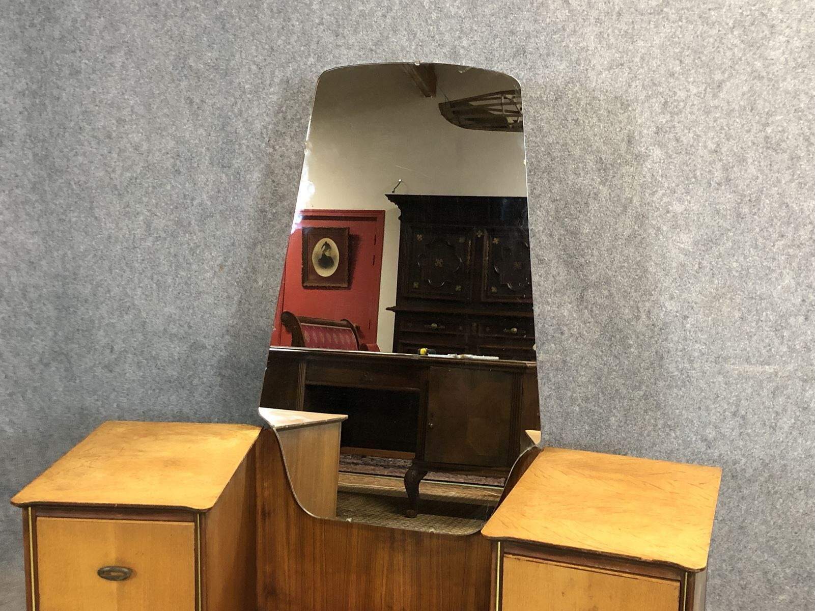 Hairdresser 1970s in teak and oak blond feet compass