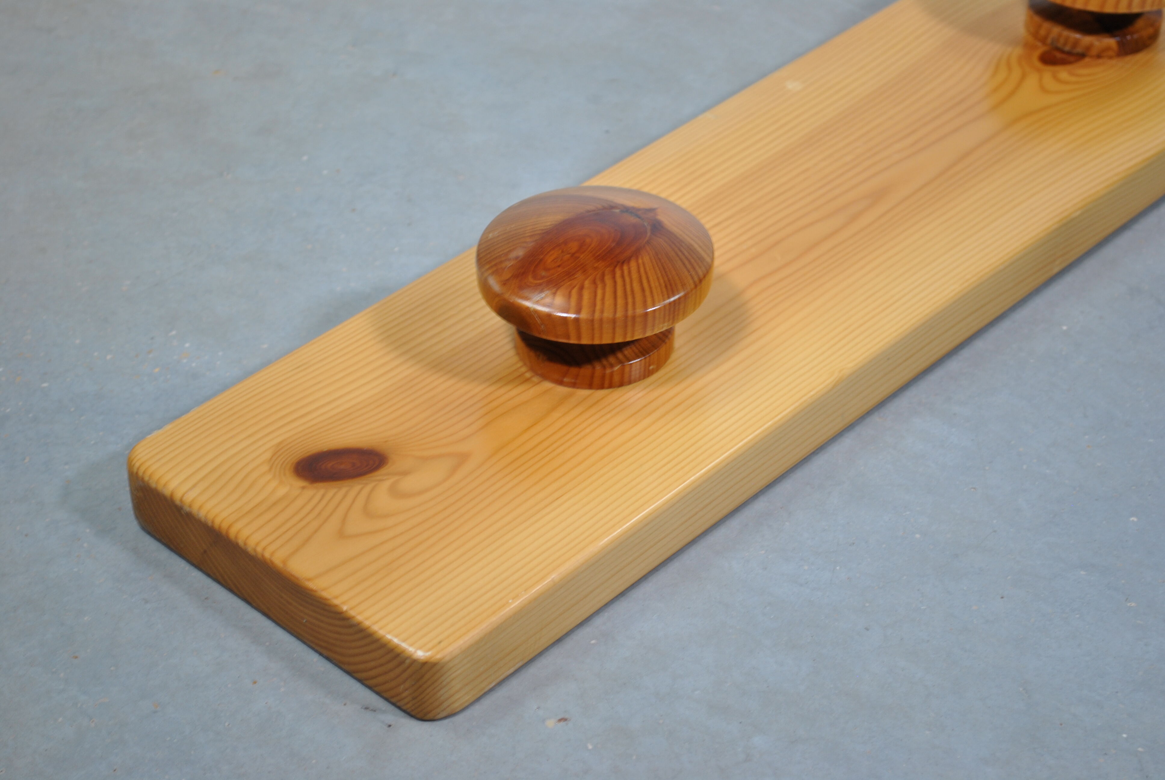 Wall coat rack in pine 1980
