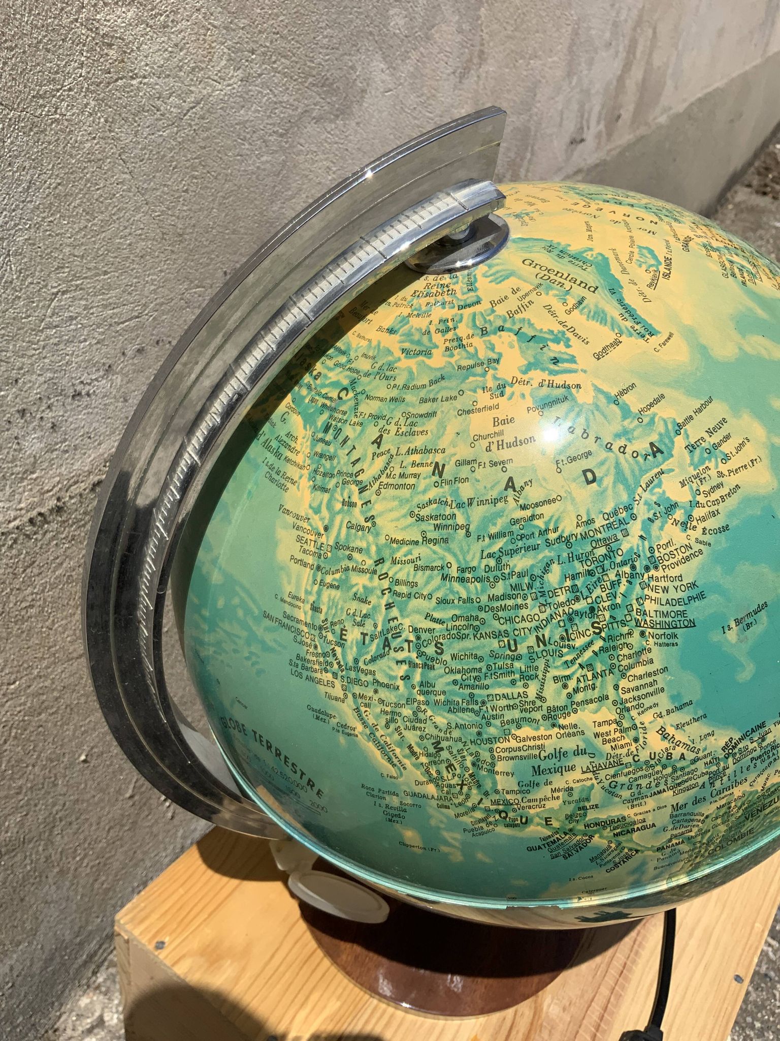 Vintage globe lit wooden foot silver frame deco antique desk