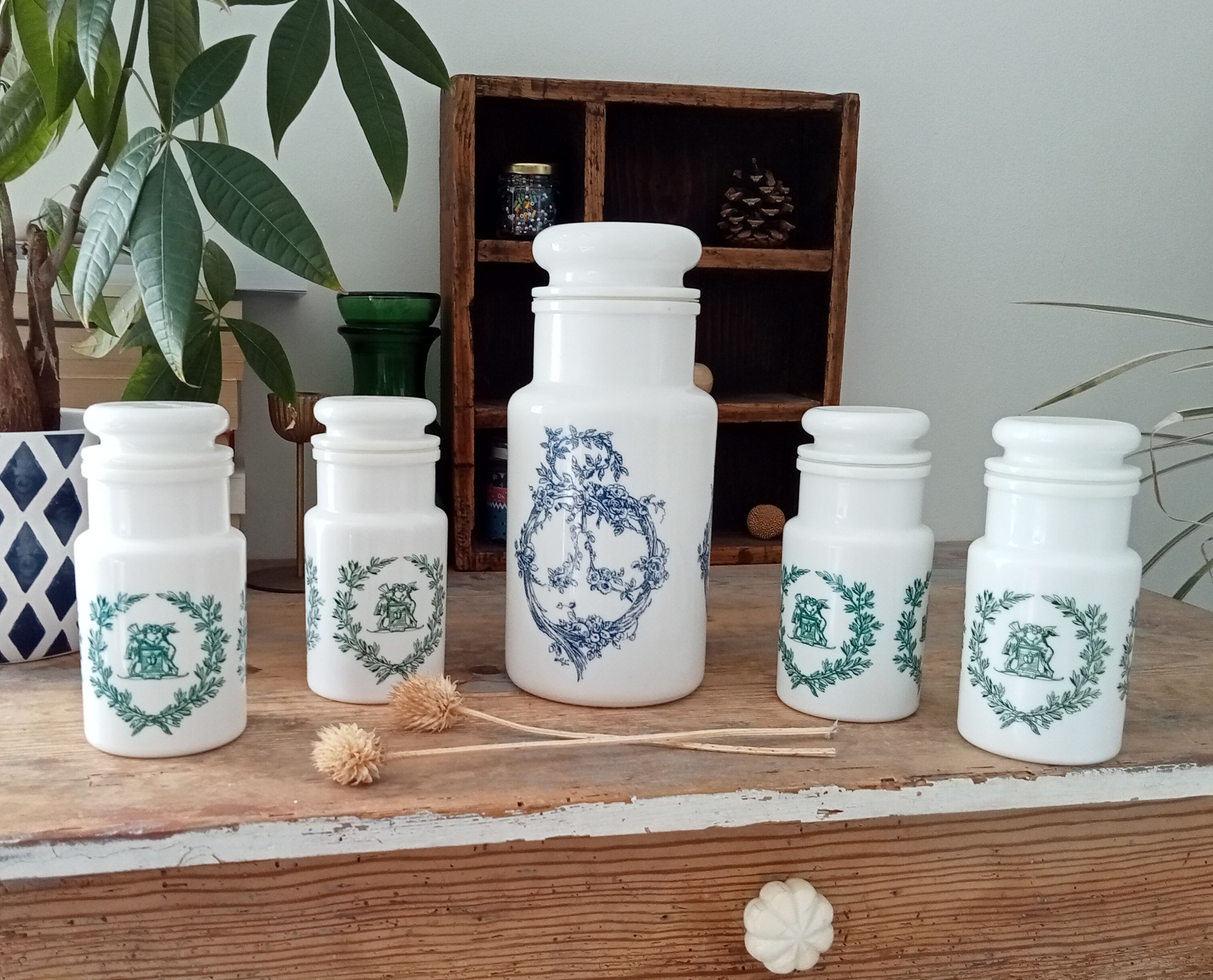 Set of vintage Italian opaline jars