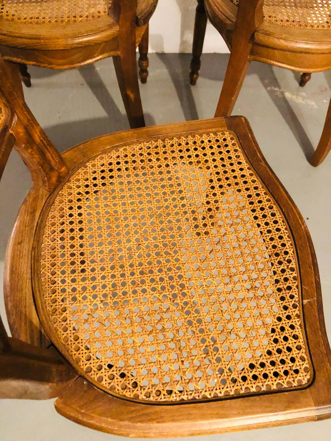 Set of 4 caned medallion chairs in Louis XVI style - Excellent condition - Oak