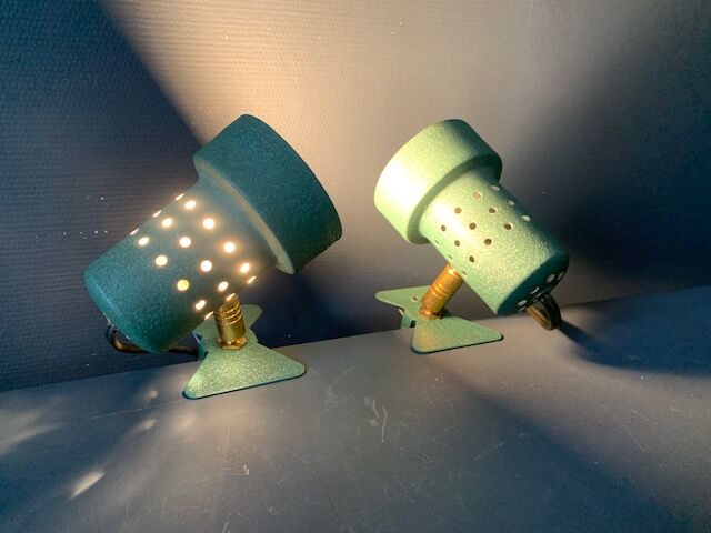 Spotlight clip 50s metal green bottle