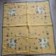Petite nappe à thé ancienne brodée