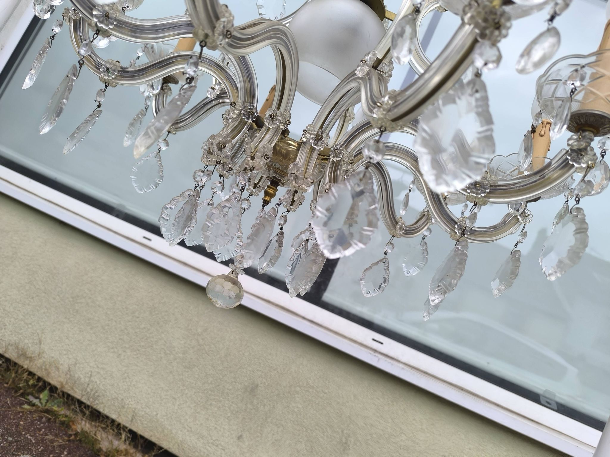 10-branch glass tassel chandelier