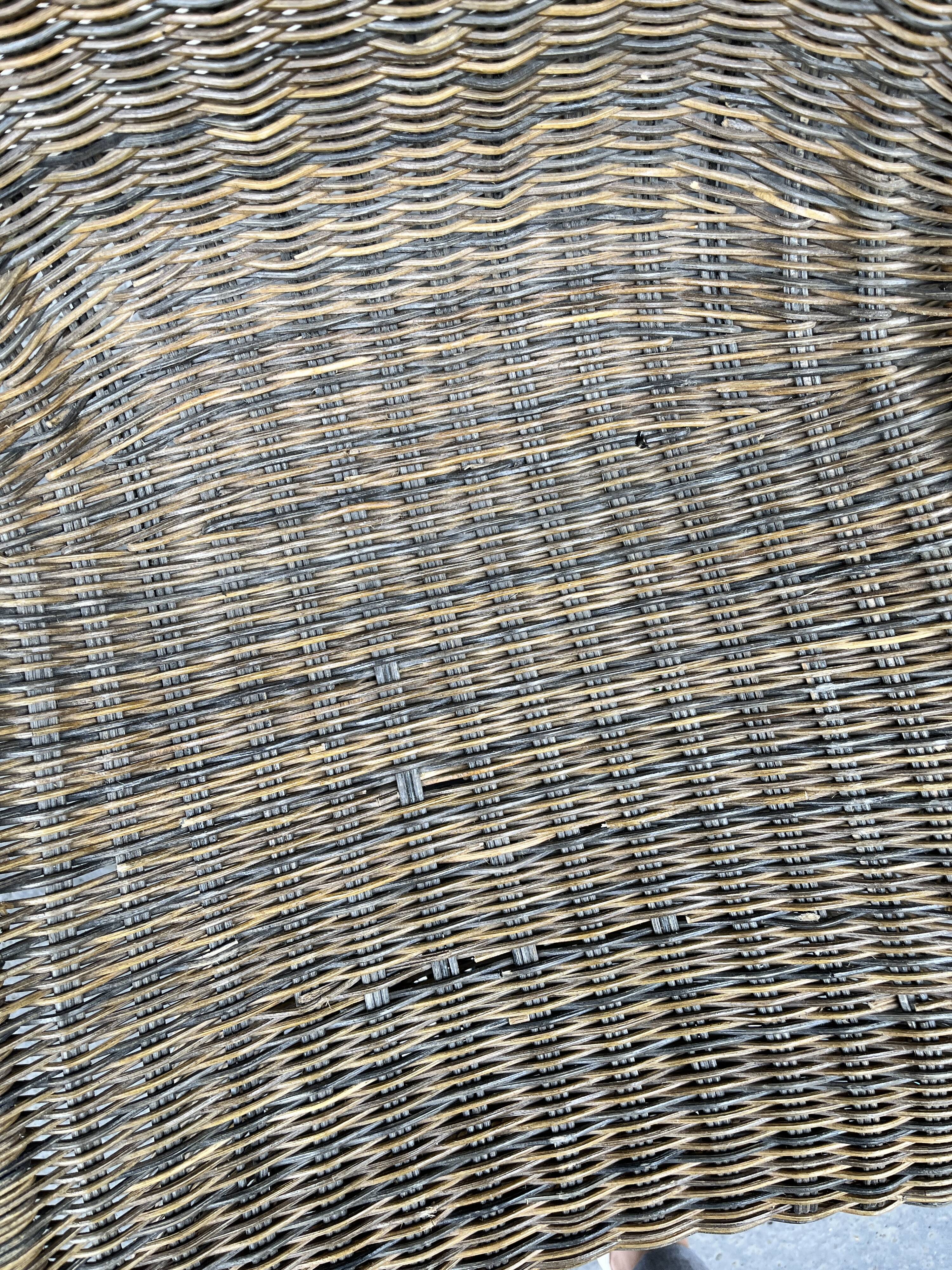 Set of 2 curved rattan chairs, design 1960 / 1970