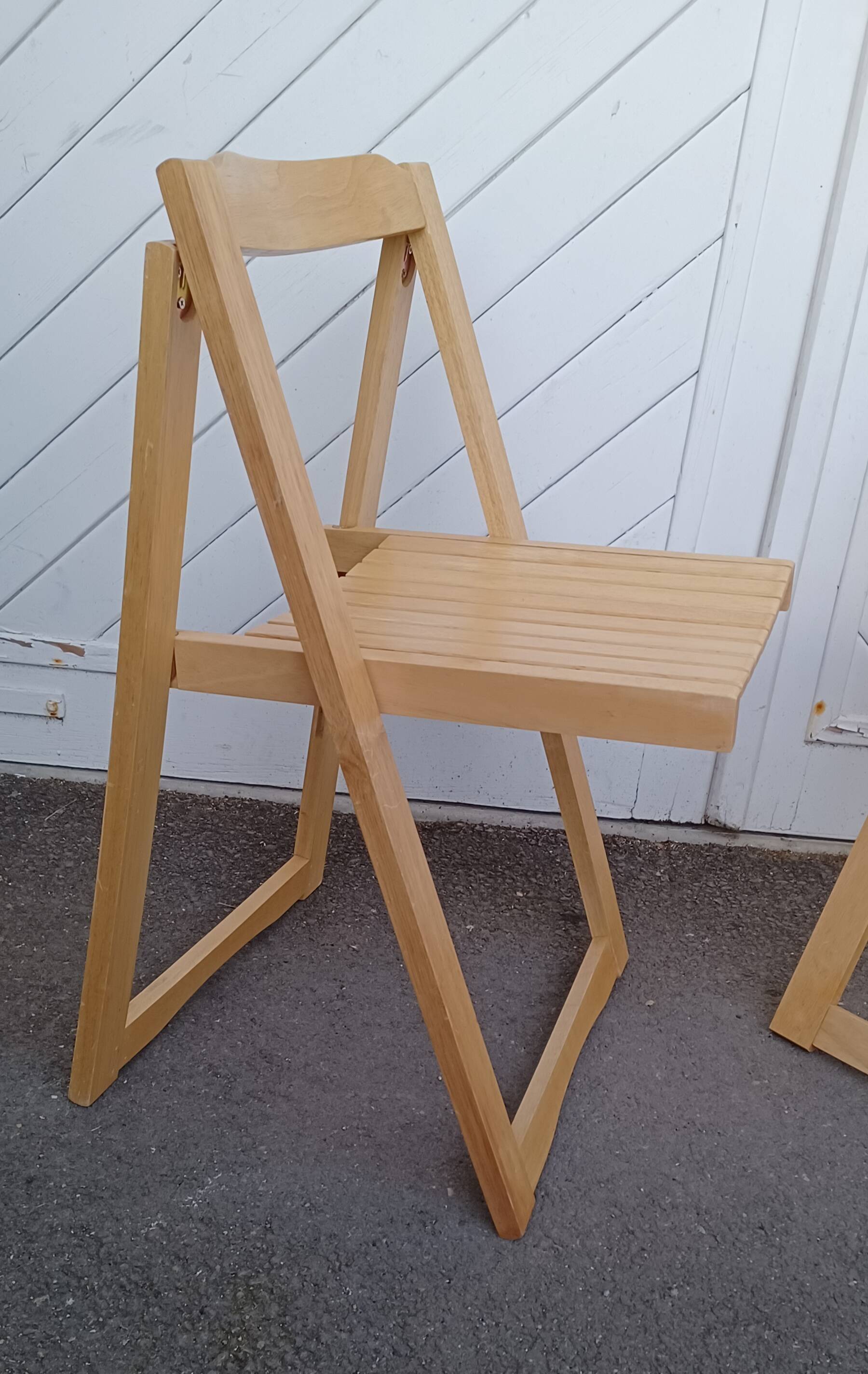 Paire de chaises pliantes en hêtre vintage