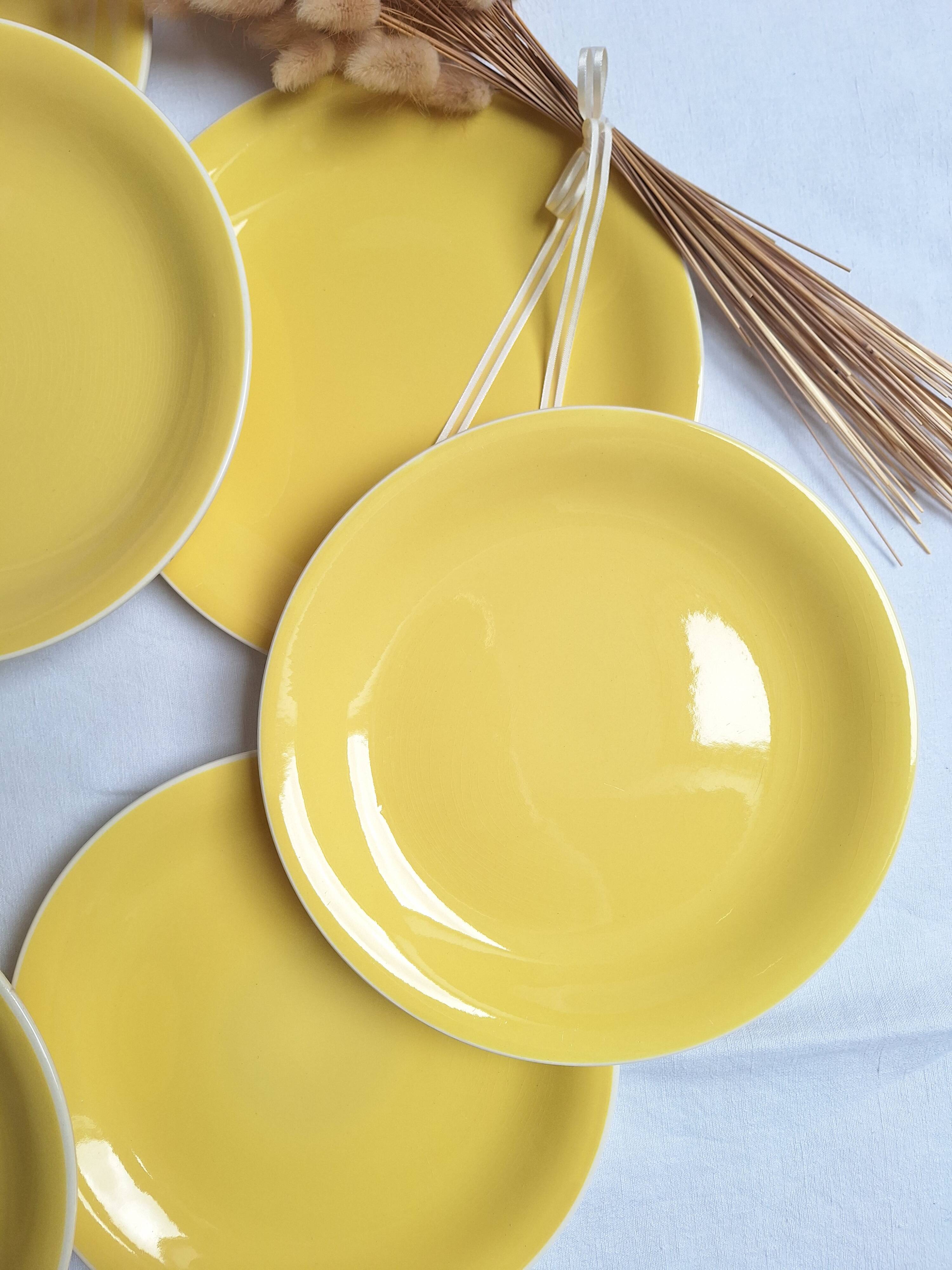 Villeroy & Boch yellow dinner plates