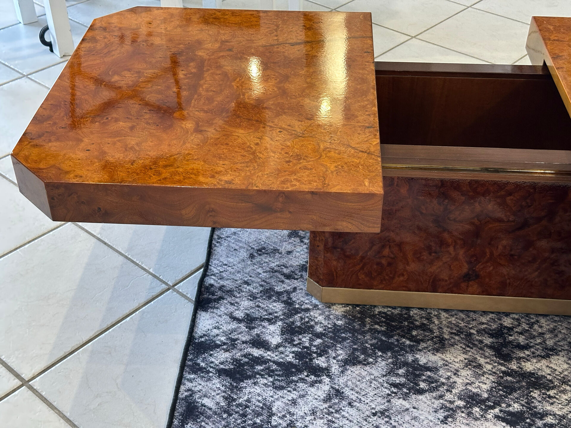 Table basse bar  en Loupe d’orme maison  Lancel vintage 1970