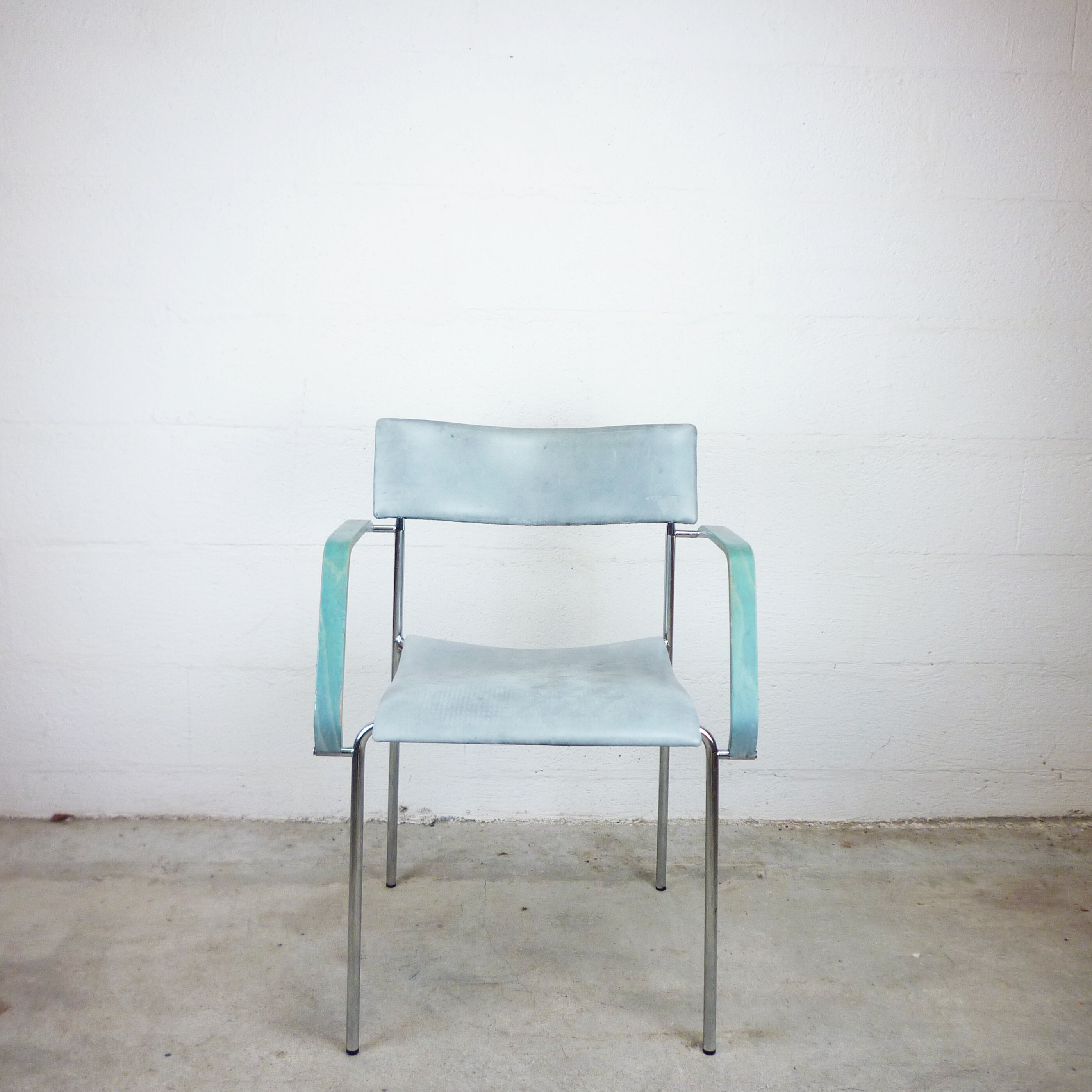 Chaise Lammhults en cuir et bois bleu