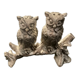 Duo of salt shaker and pepper owl shape in metal