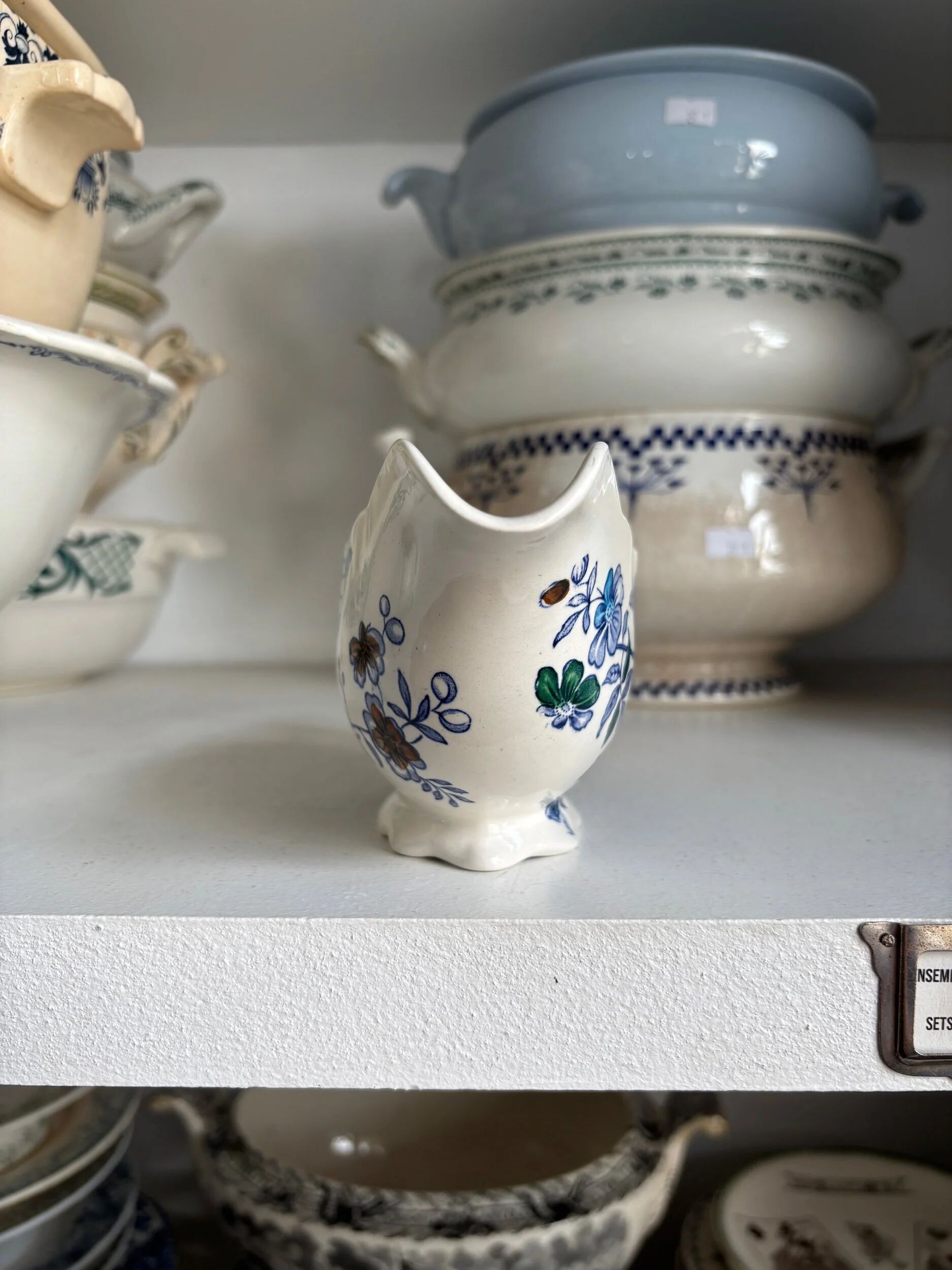 Mason's sauce boat in polychrome ironstone, "Belvedere" service - early 20th century