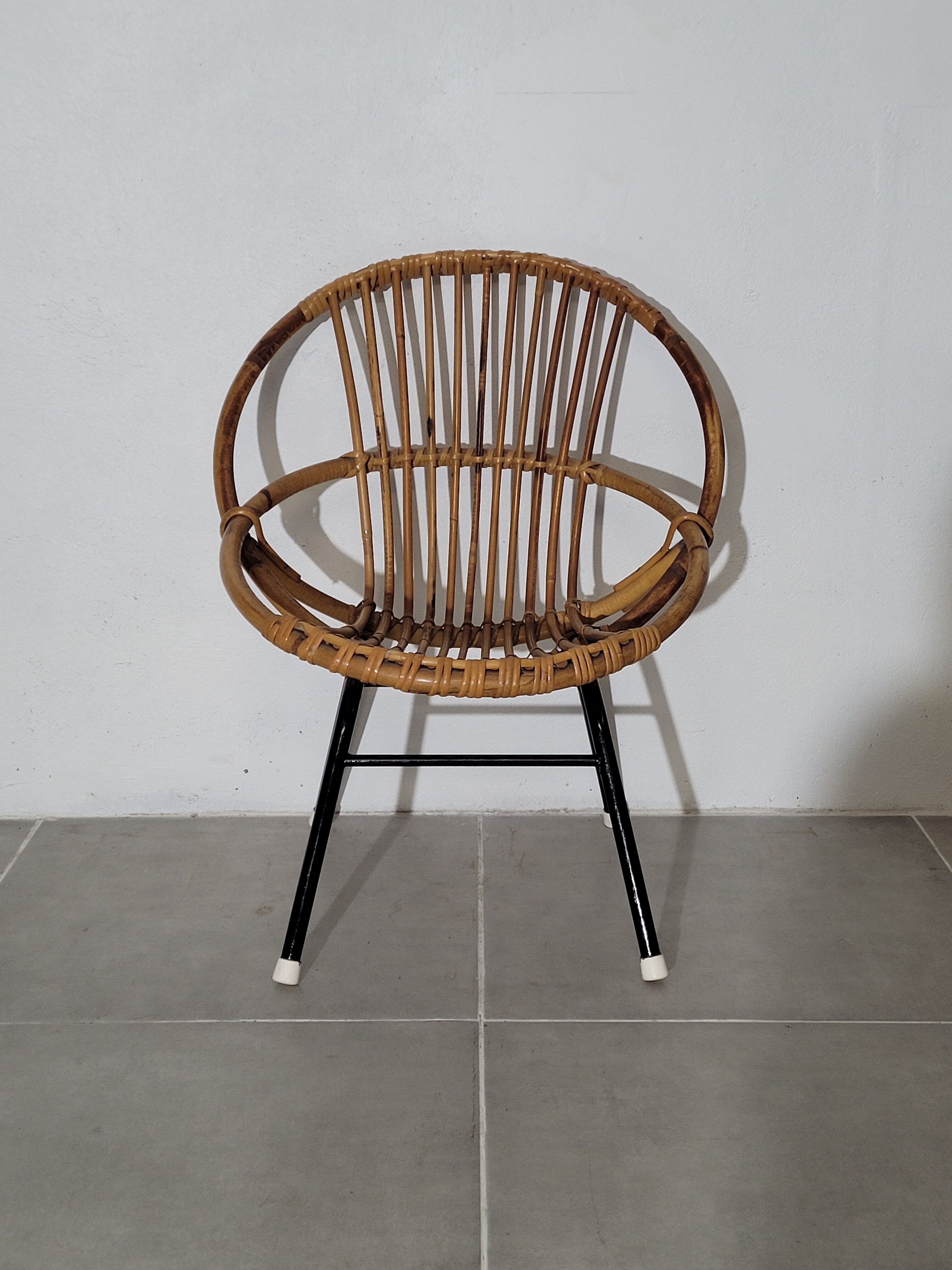 Fauteuil enfant en rotin et base métal