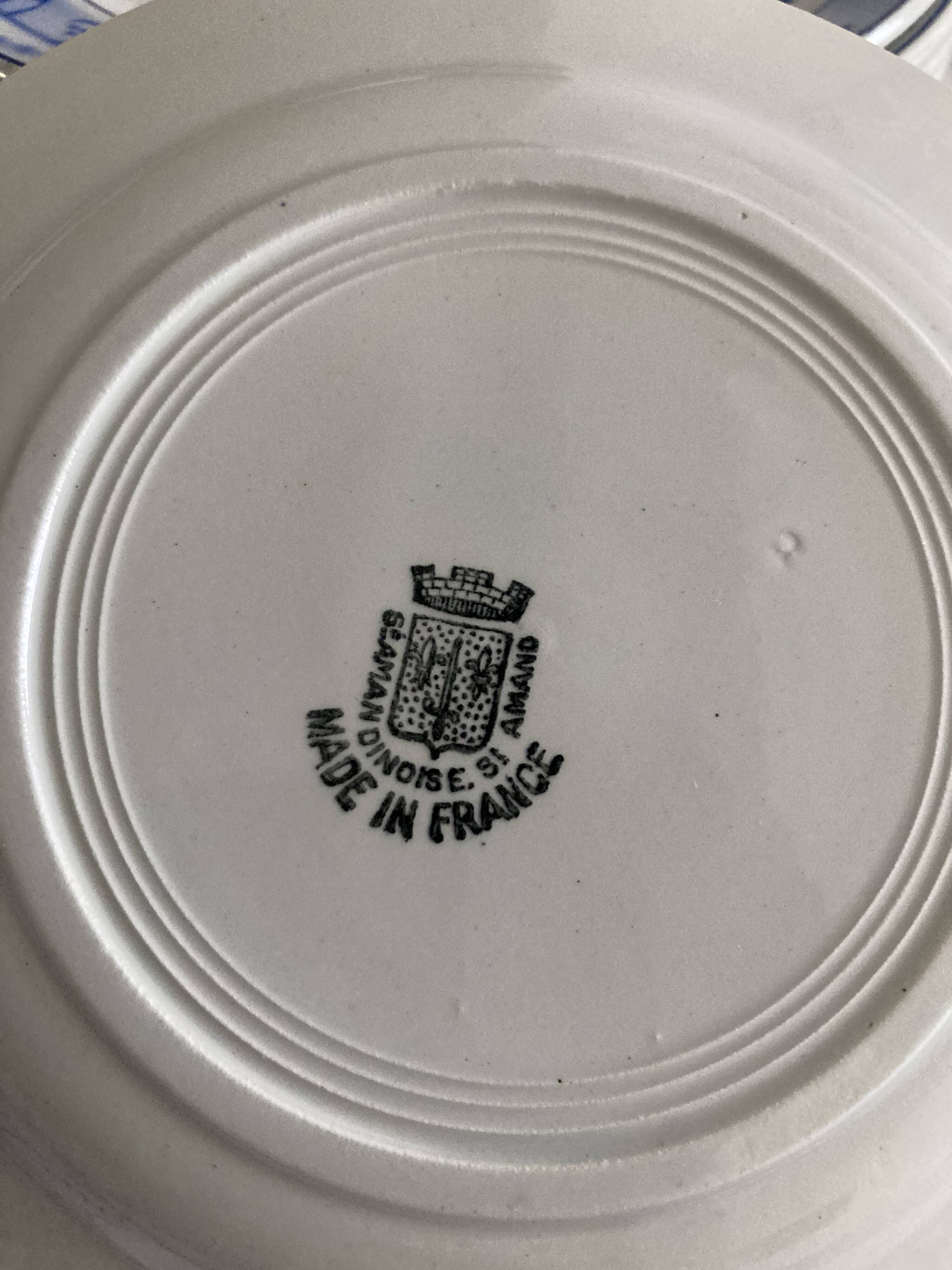 Service for 10 people in Saint-Amand earthenware from the 1930s