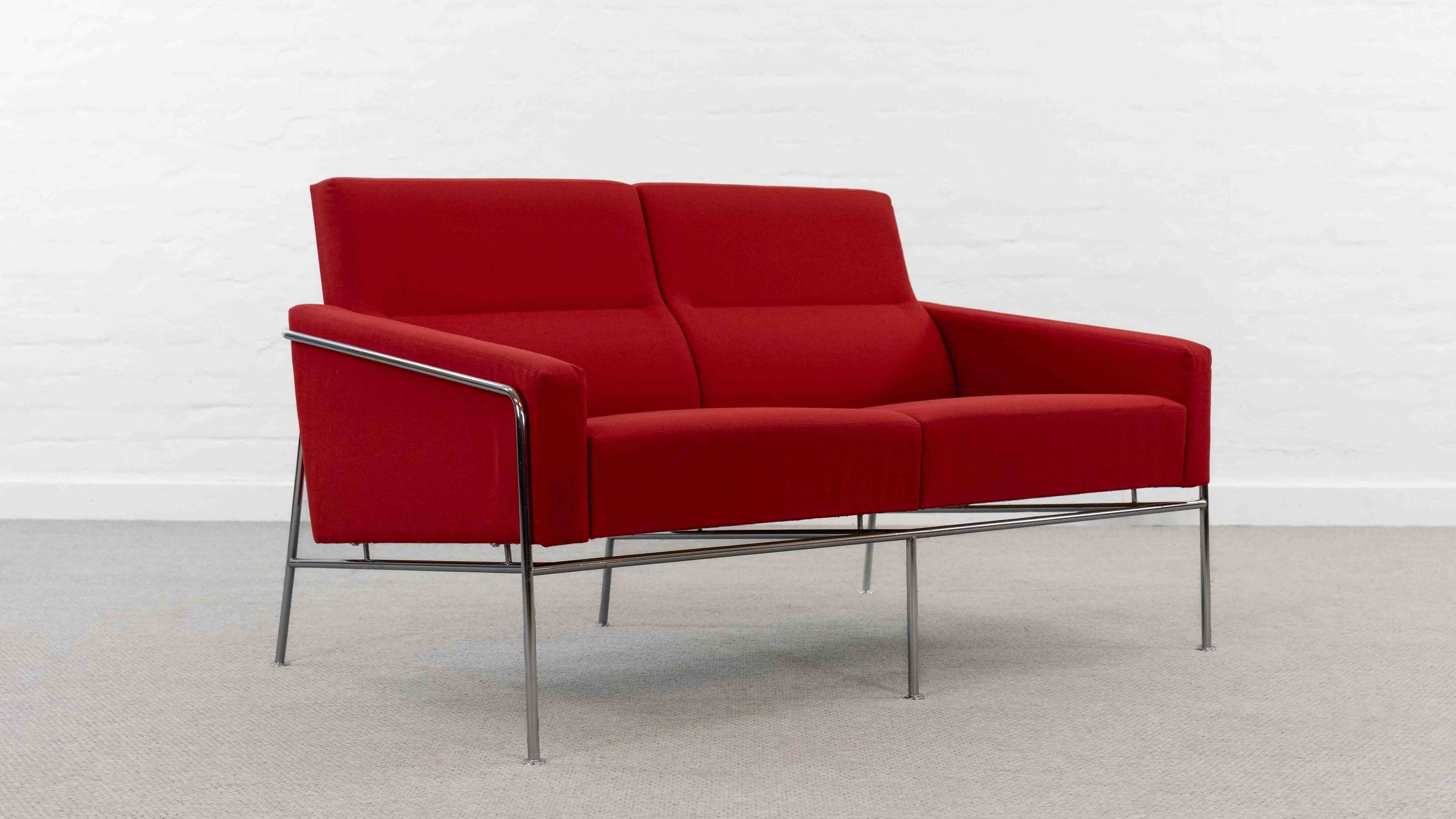 Airport Sofa Modell 3300 by Arne Jacobsen for Fritz Hansen