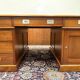 Grand bureau Chesterfield anglais classique Partnerdesk