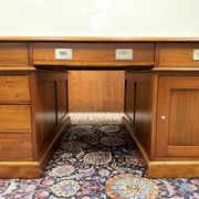 Large Classic English Chesterfield Desk Partnerdesk
