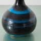 Vase en faïence bleue et noire 'Gambone'