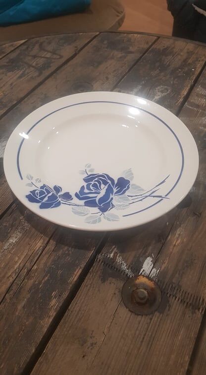 Round dish Badonviller model Roses