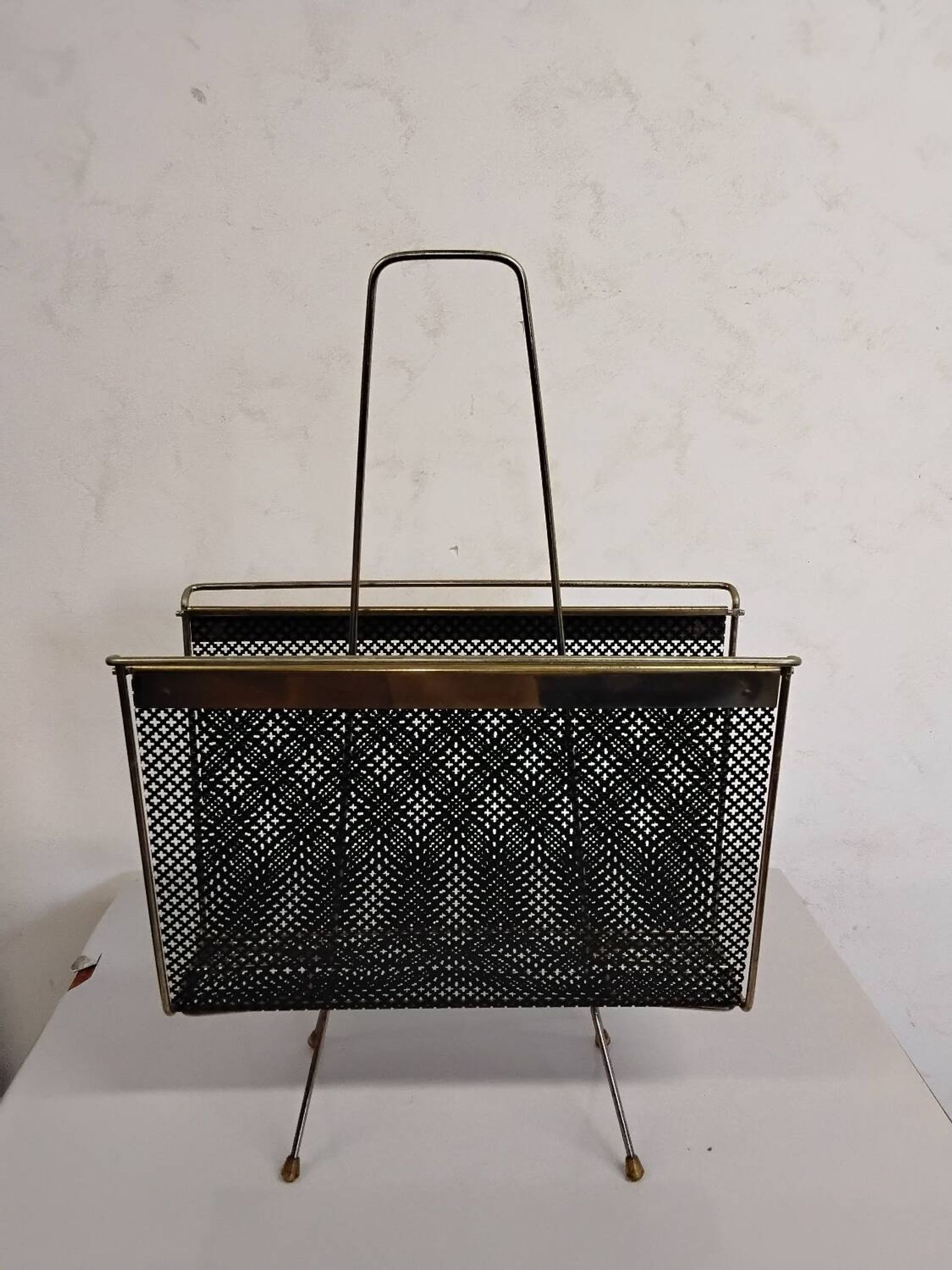 Porte-revues vintage doré années 60
