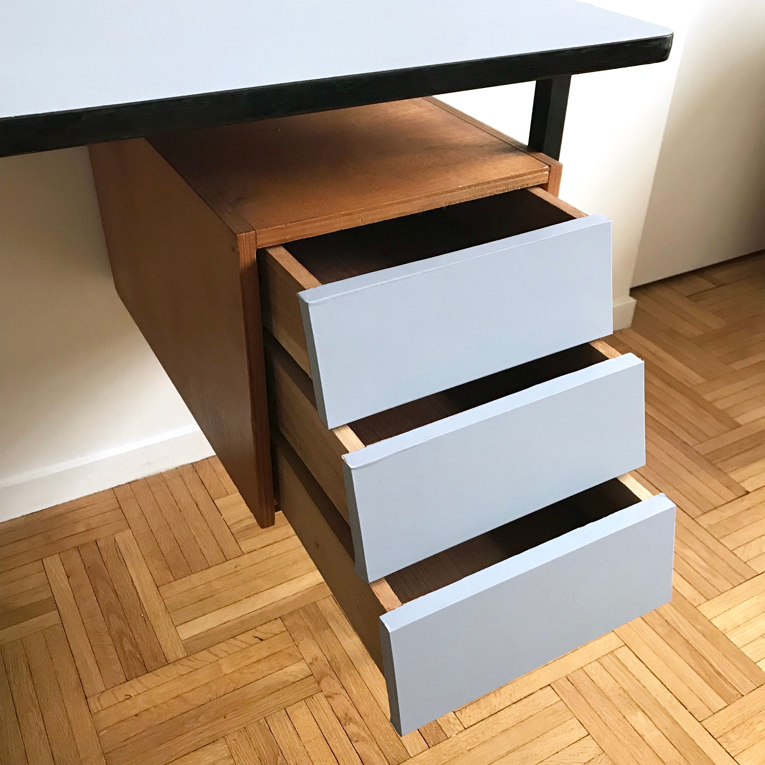 Office vintage revisited structure metal and box wood