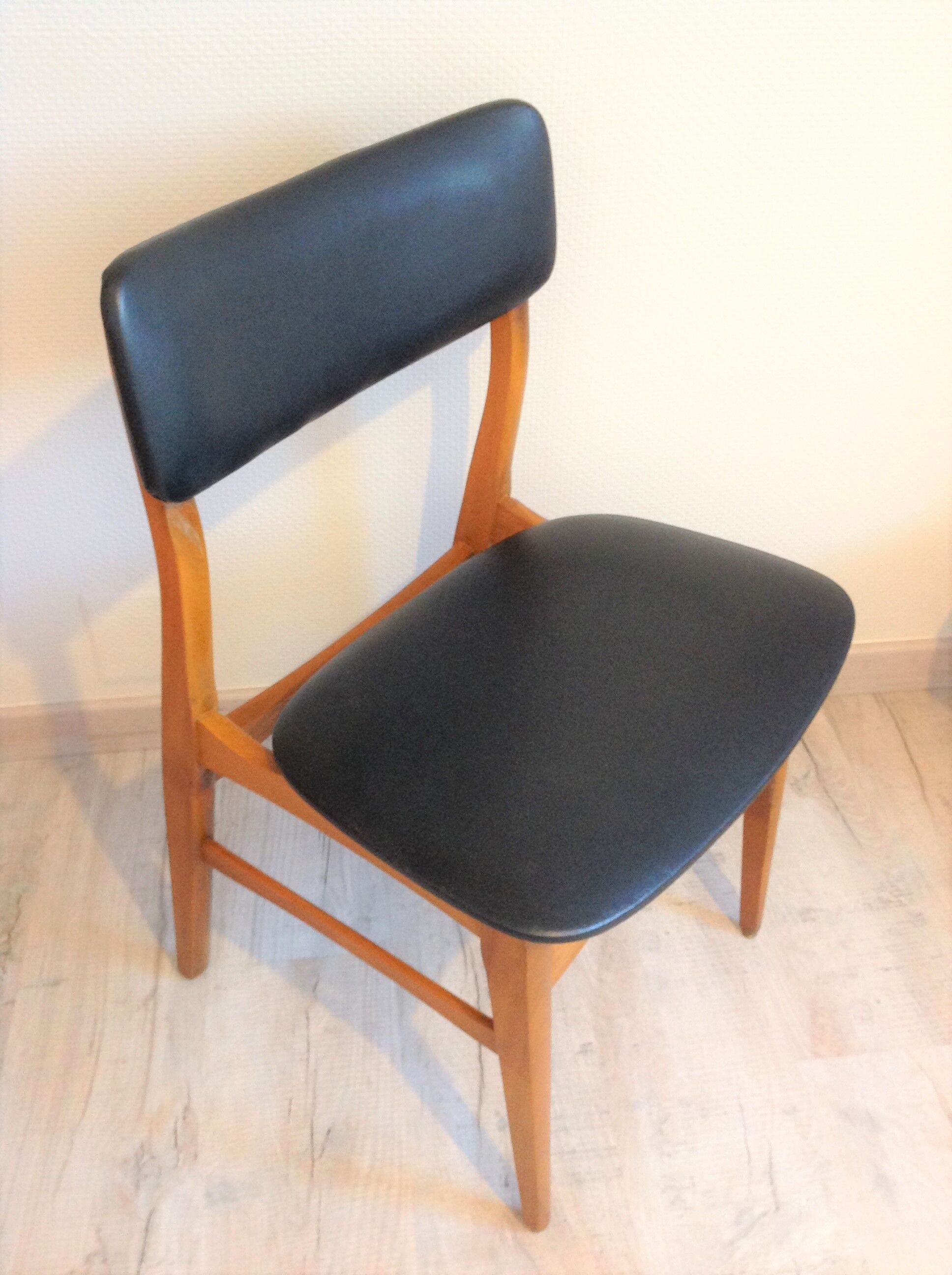 Scandinavian chair in beech and imitation leather black / vintage 60s-70s