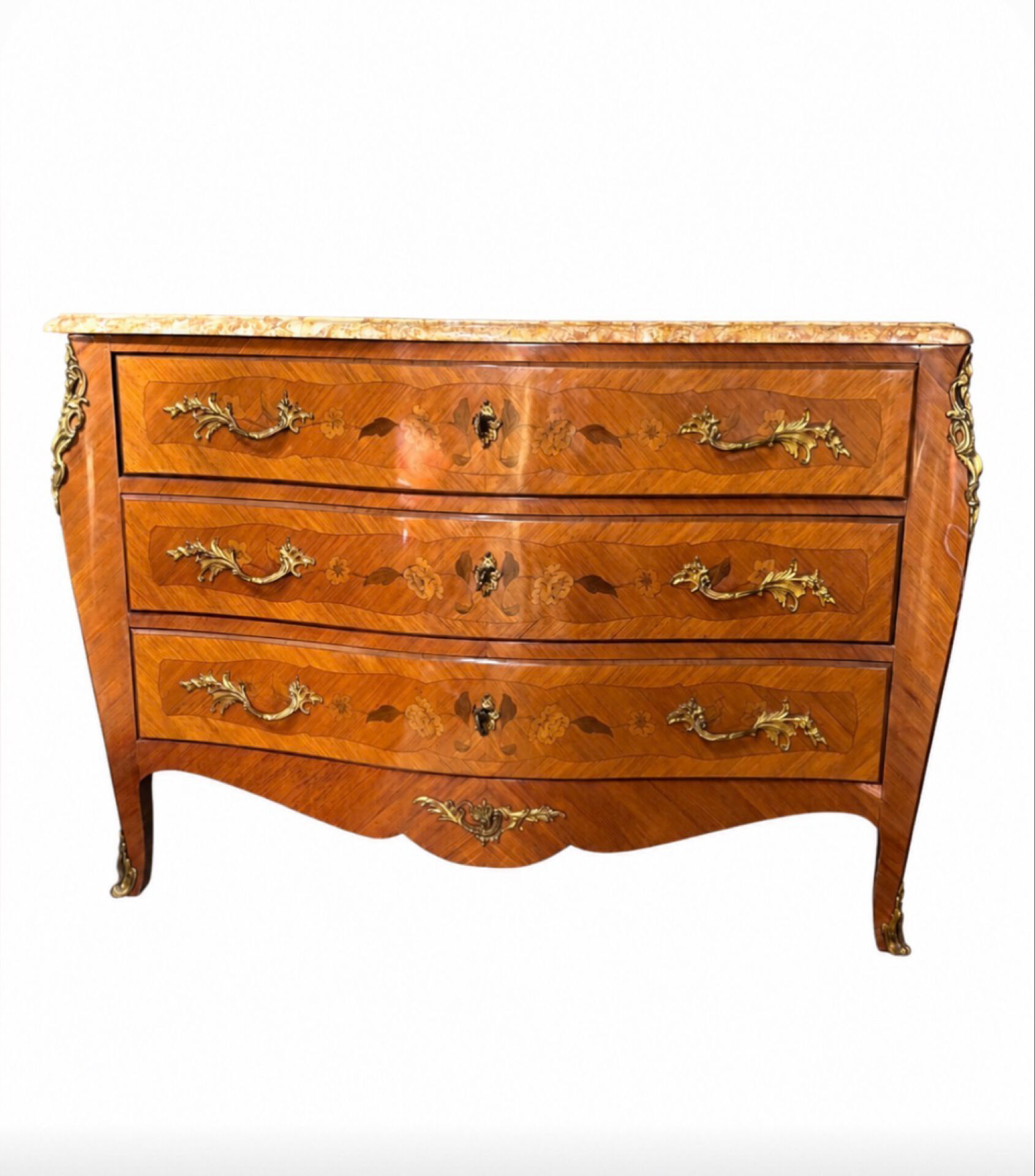 Striking chest of drawers