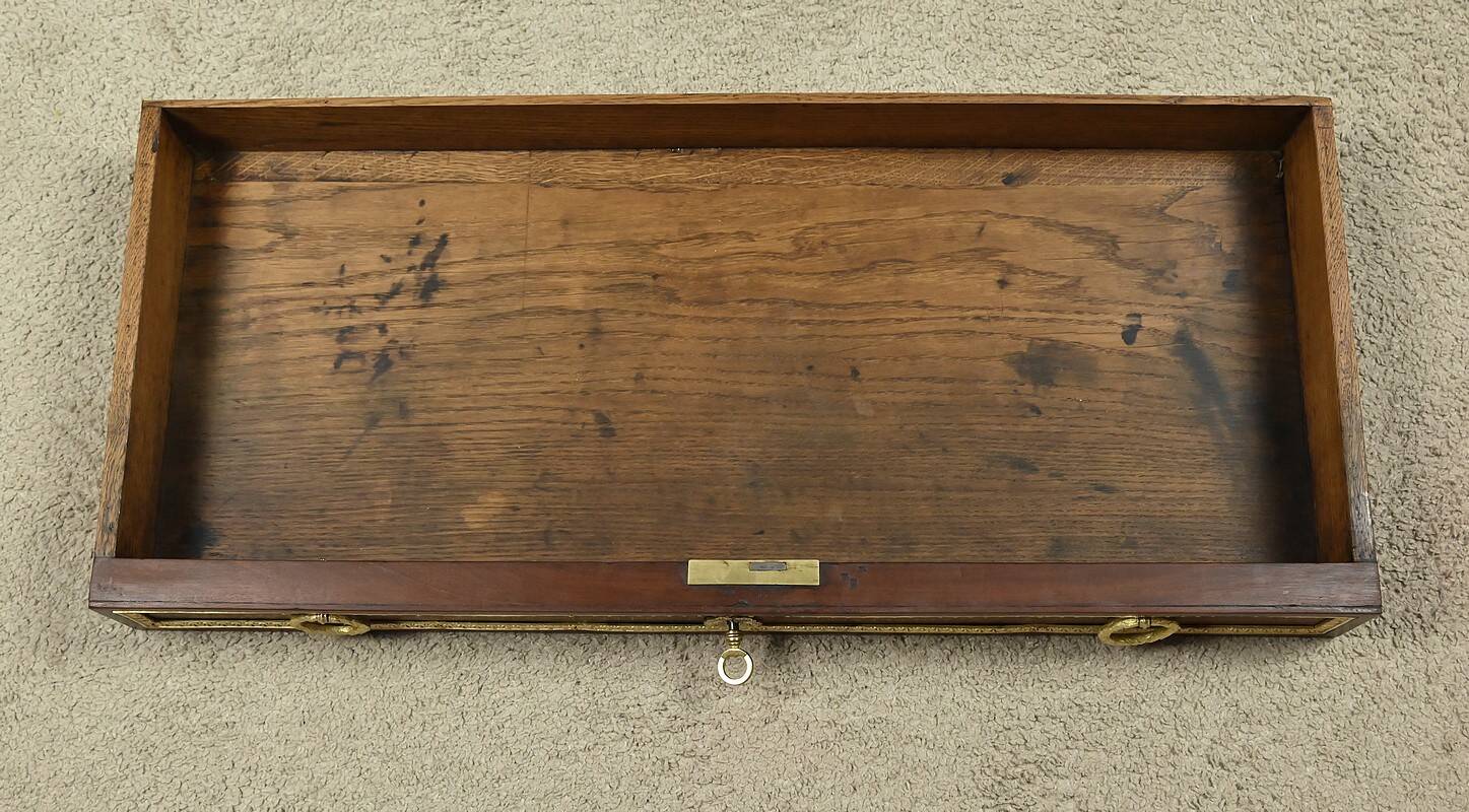 Mahogany veneer chest of drawers, Louis XVI period – Late 18th century