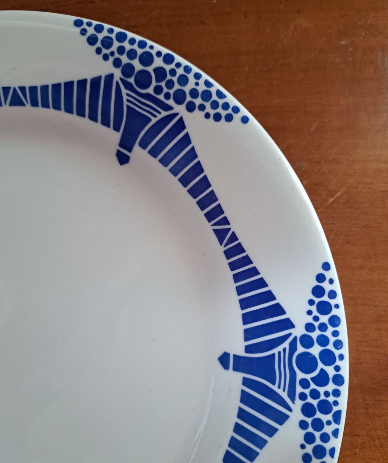 Art deco piedouche plate