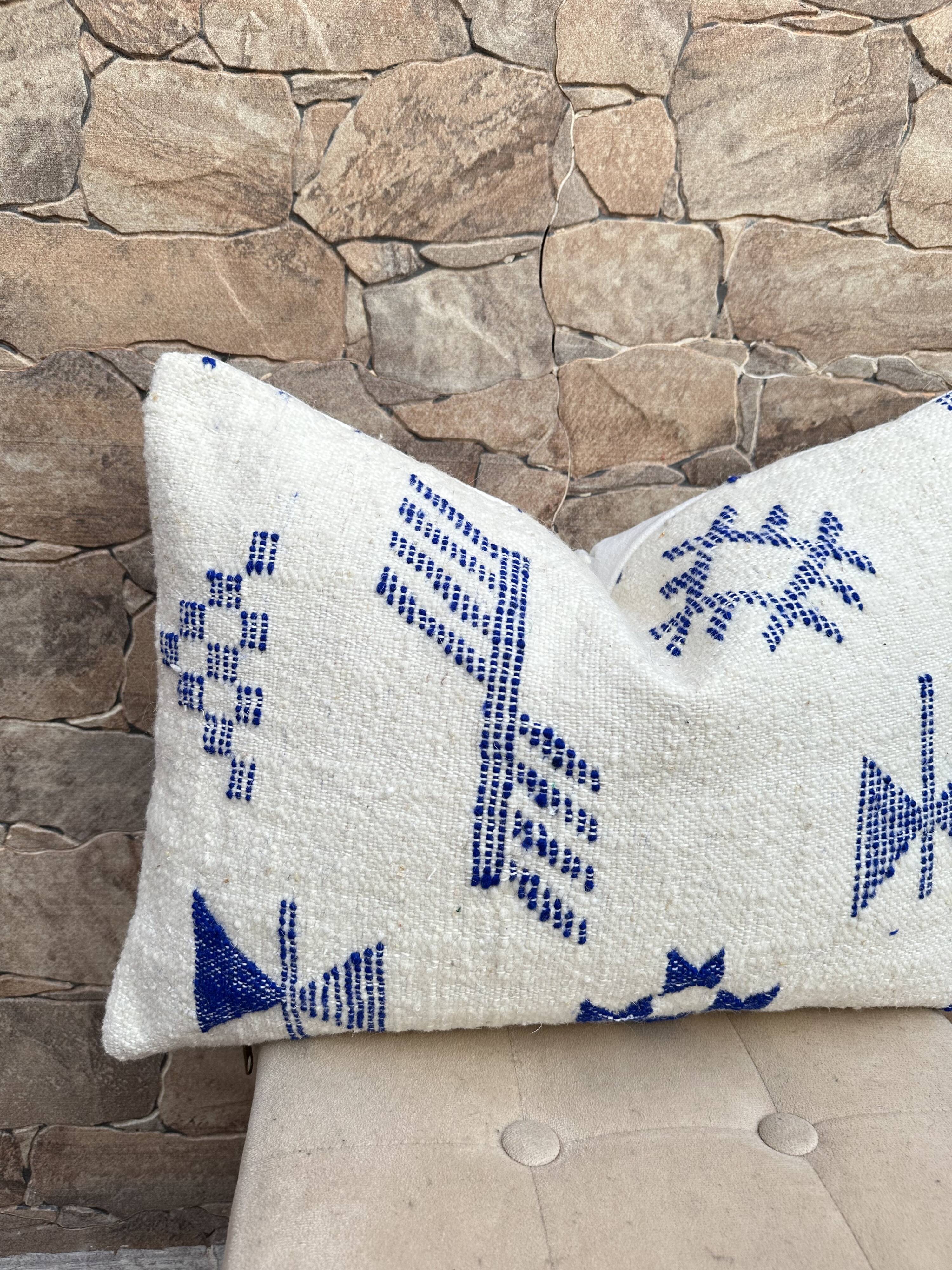 Handmade cushion cover in Berber wool: Moroccan Kilim cushion