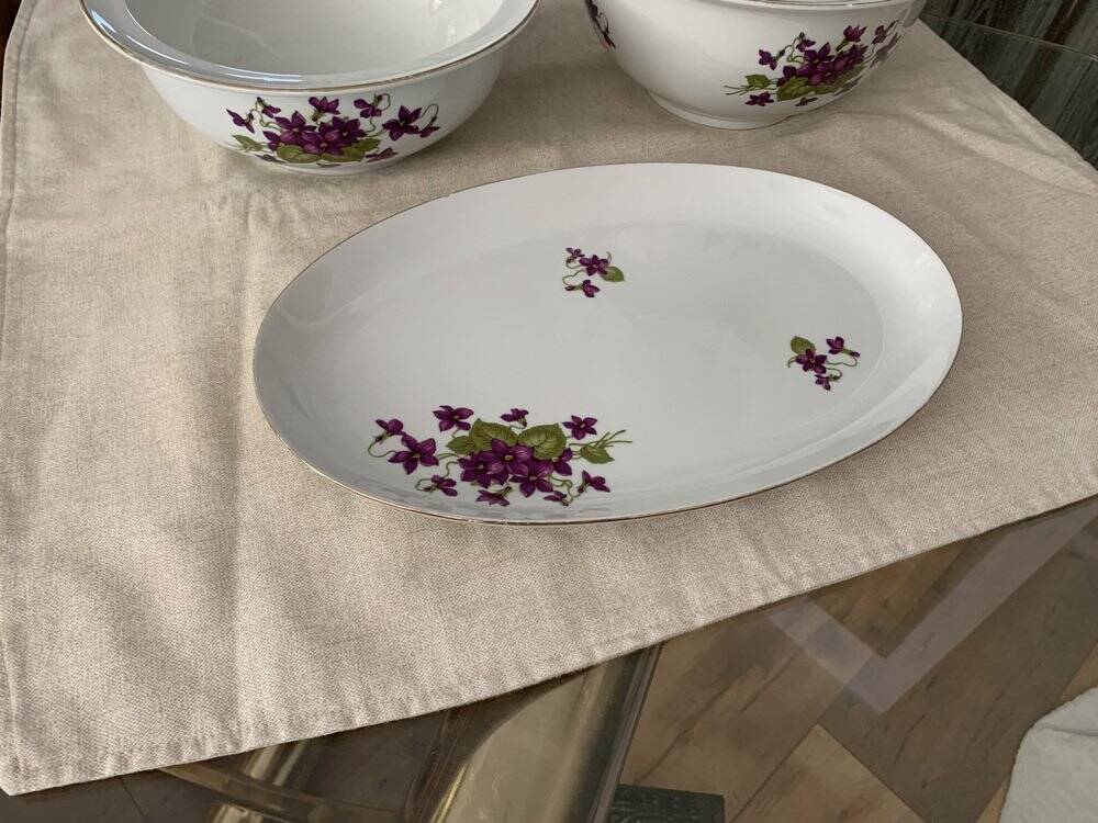 Henneberg service 1777 in white and purple porcelain with a gold rim — set of 3 (1960s)