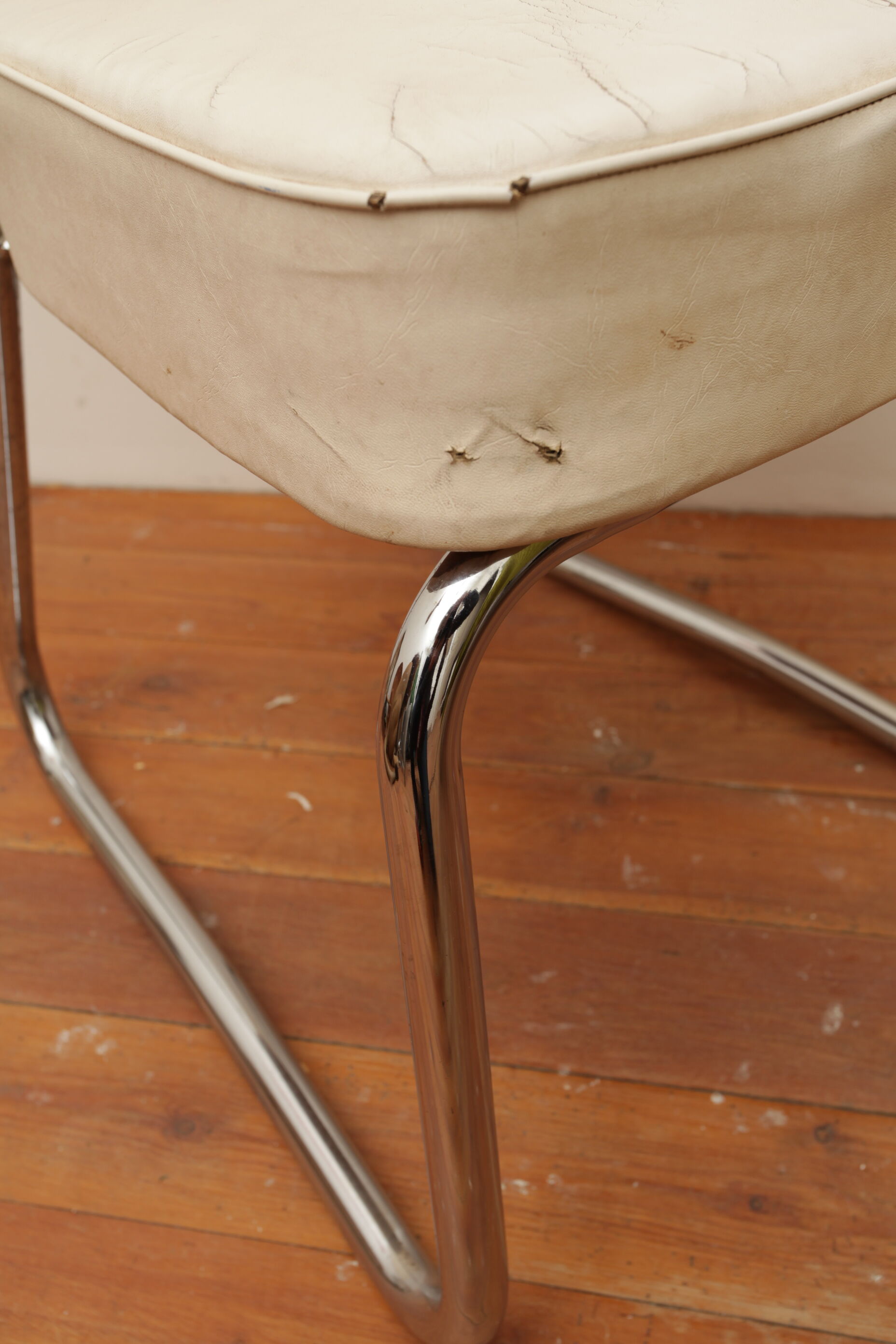 Fauteuil skaï blanc