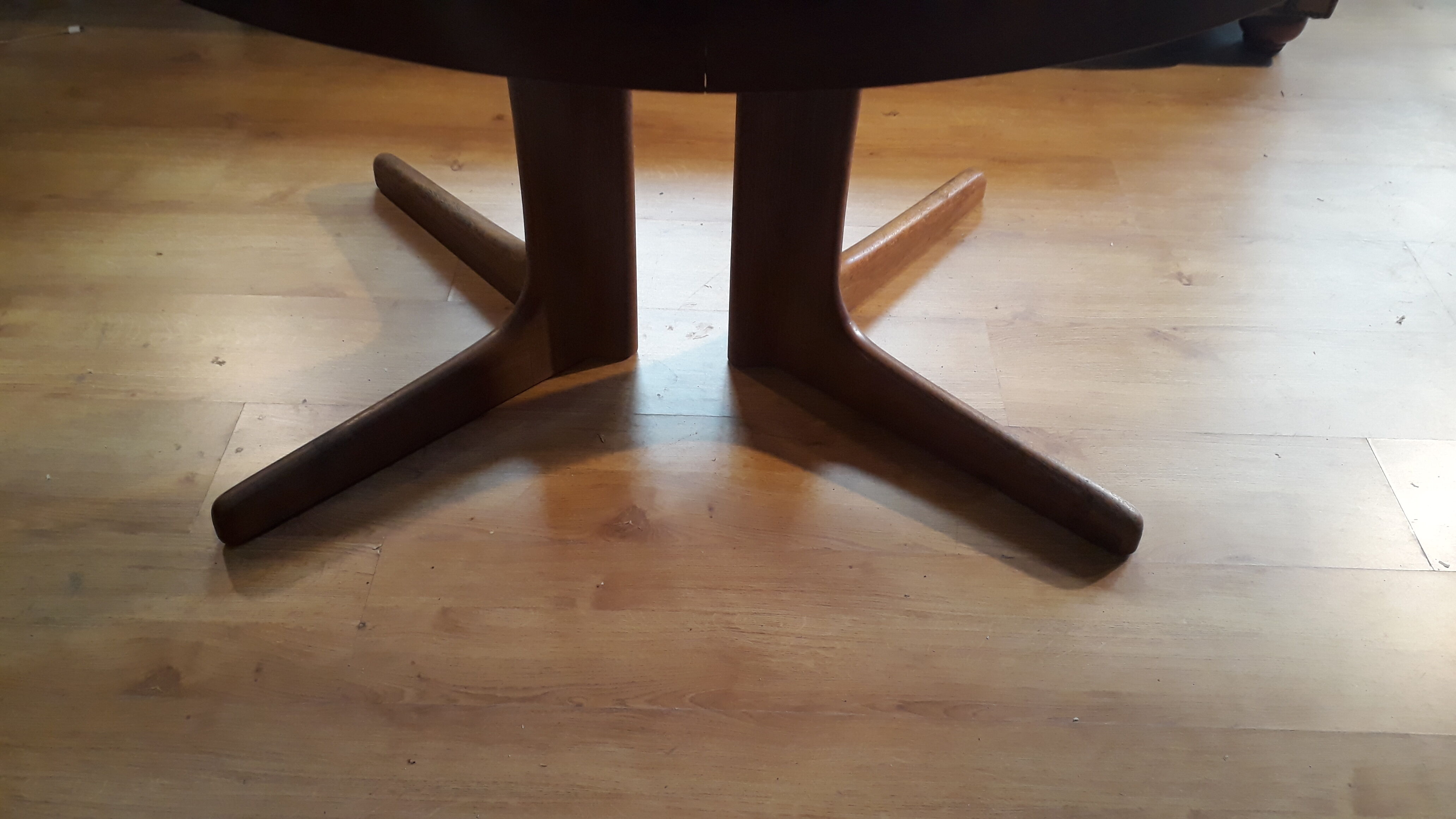 Baumann round table with extension 1970