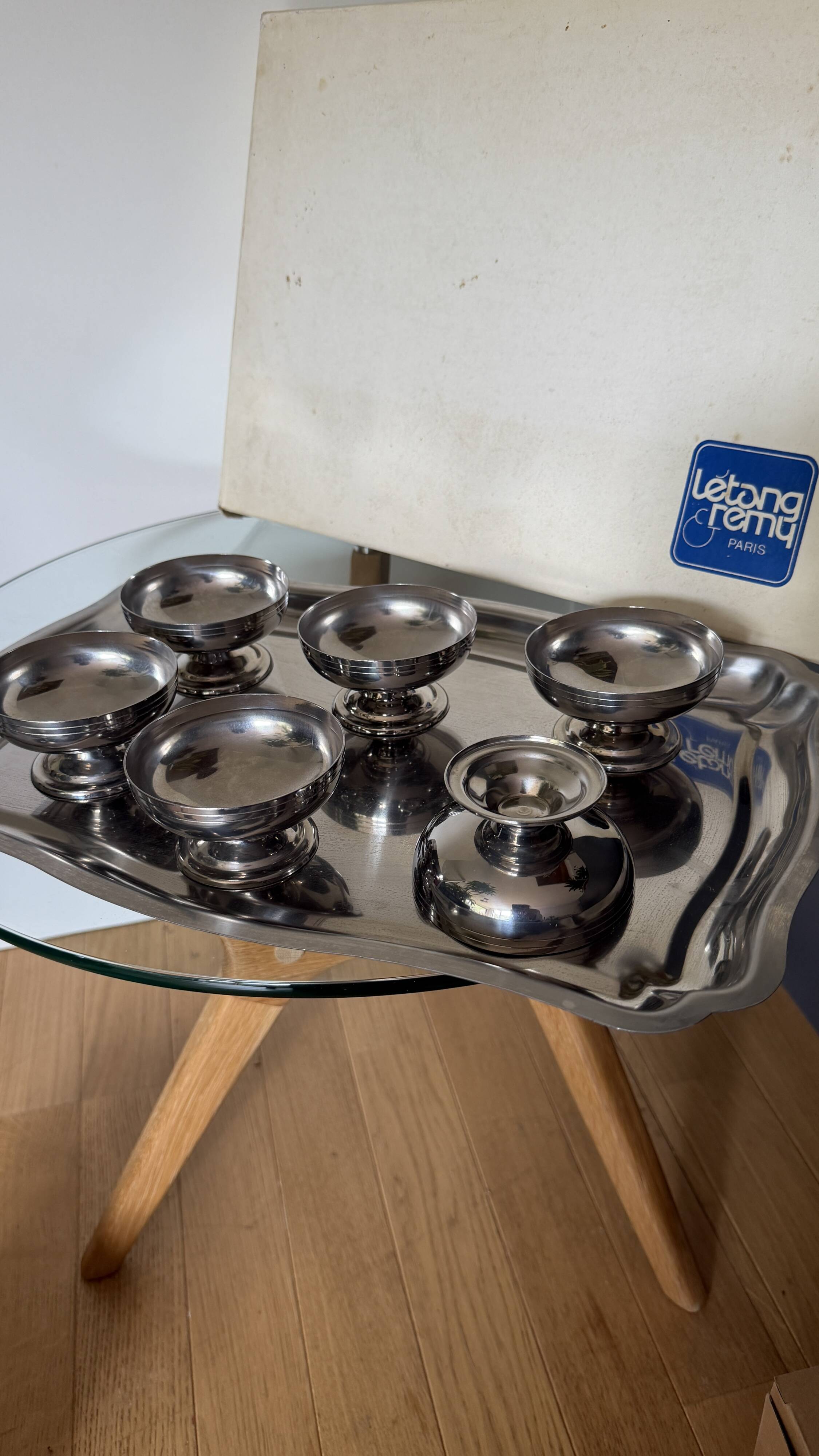 6 stainless steel ice bowls and Rémy Letang tray