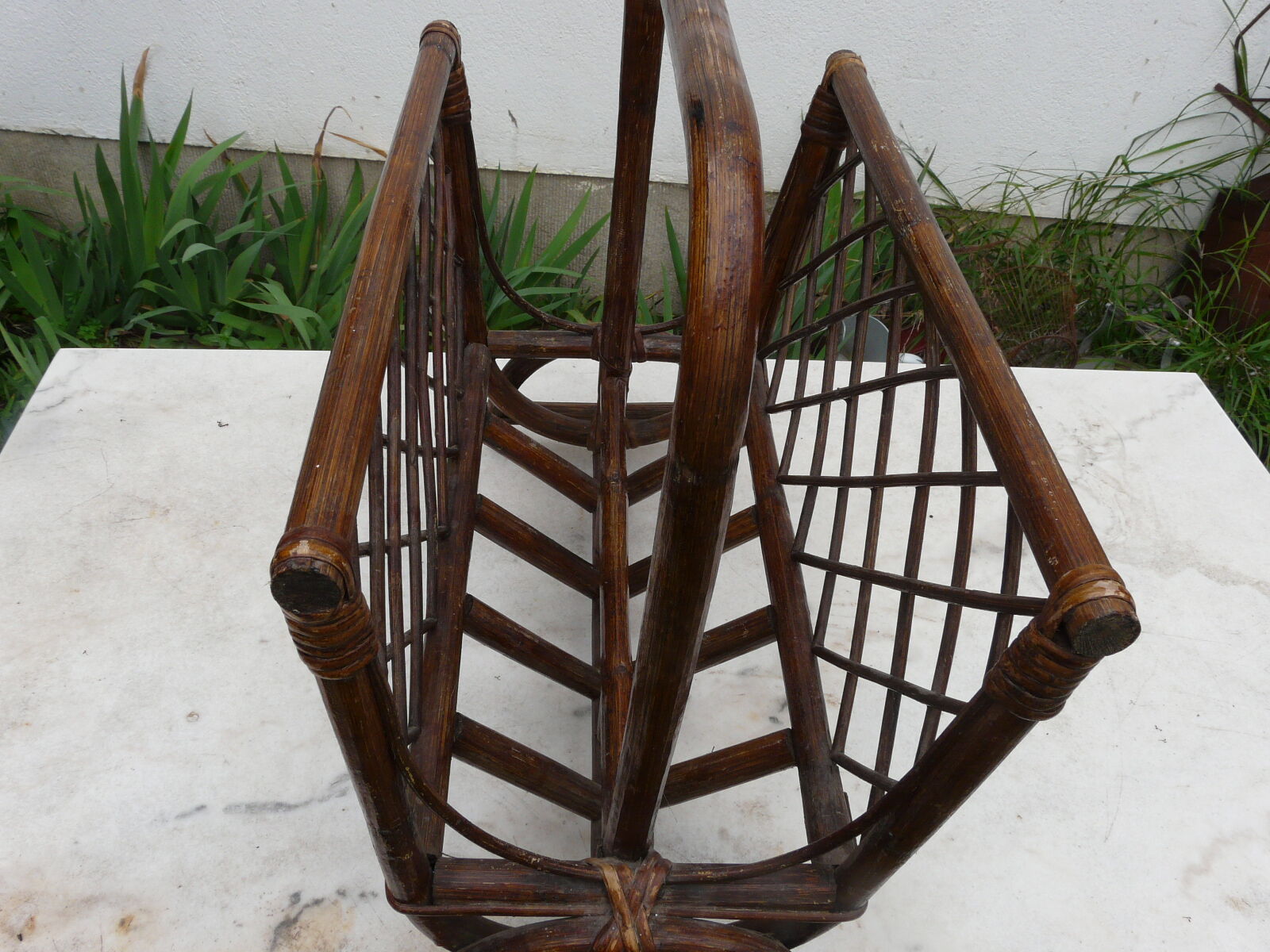 Bamboo and rattan magazine rack 60