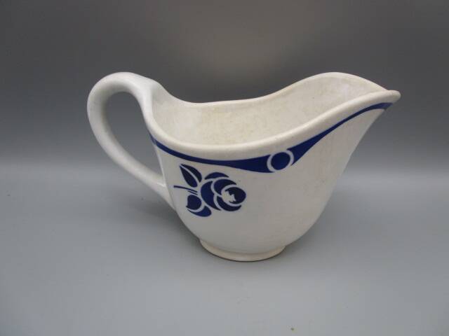 Antique sauce boat in Sarreguemines earthenware, Berthe model.