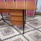 Bureau moderniste des années 50