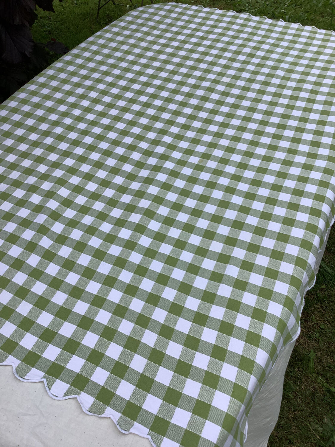 Vintage tablecloth Scottish style green white