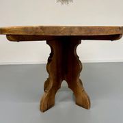 Table ronde en bois massif plateau épais style brutaliste vintage an60