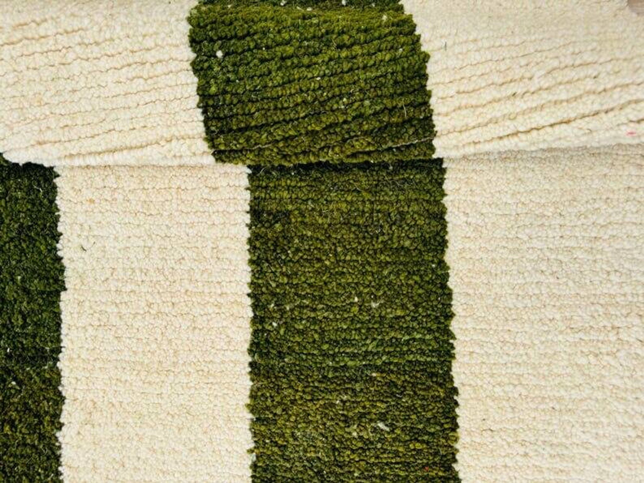 Handmade pure wool rug, size 160 x 250 cm
