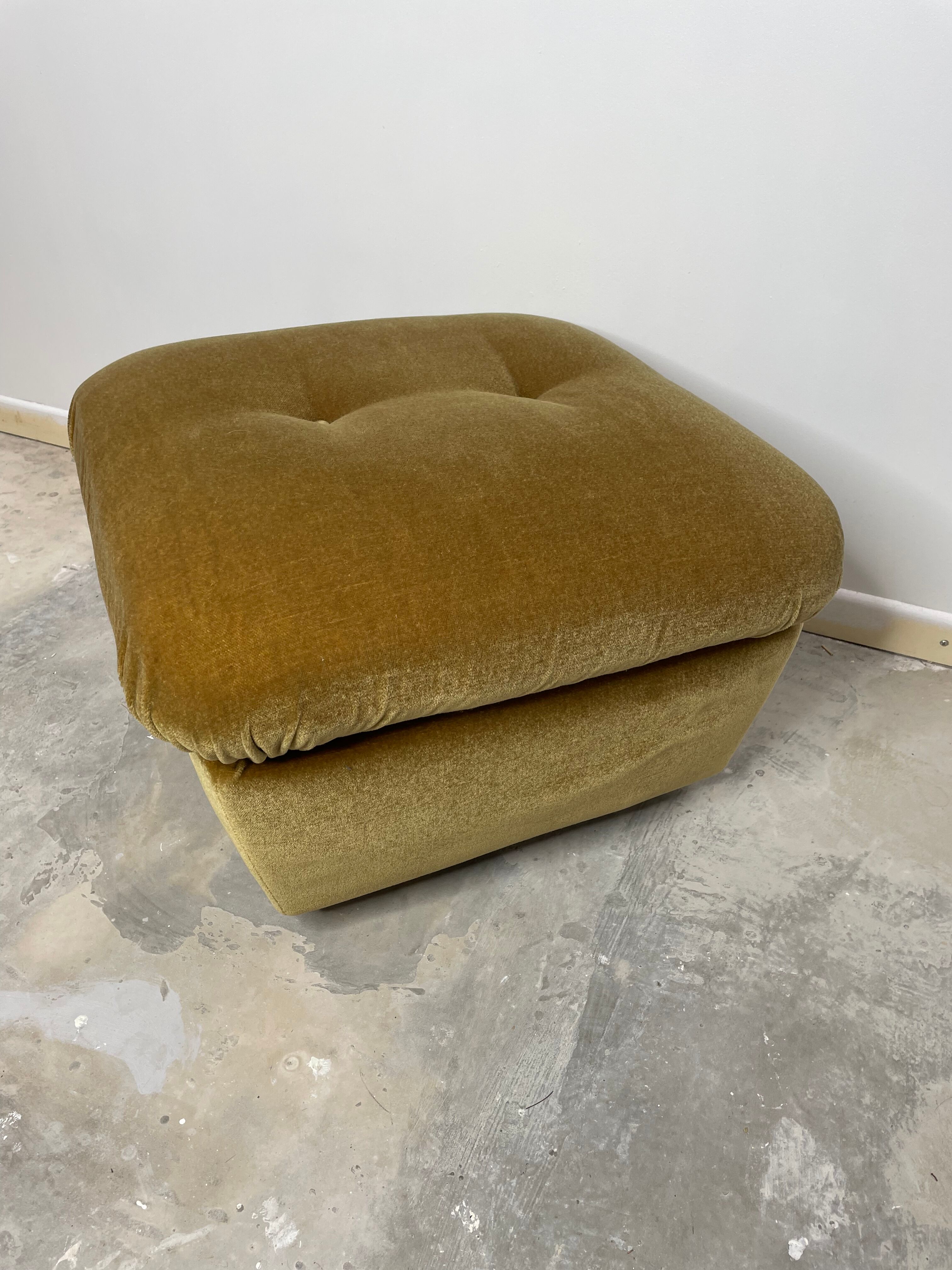 Pouf coffre en velours