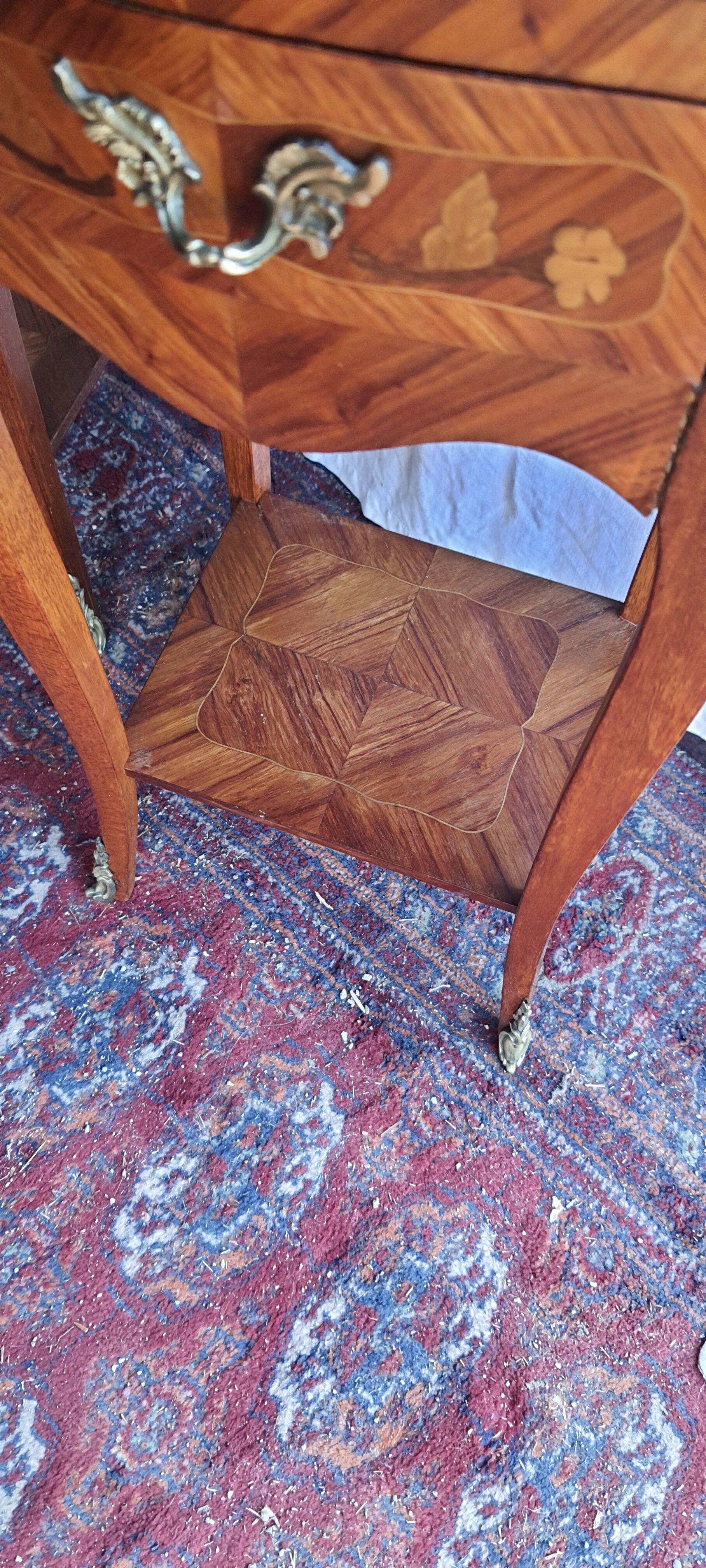 Paire de chevets en marqueterie