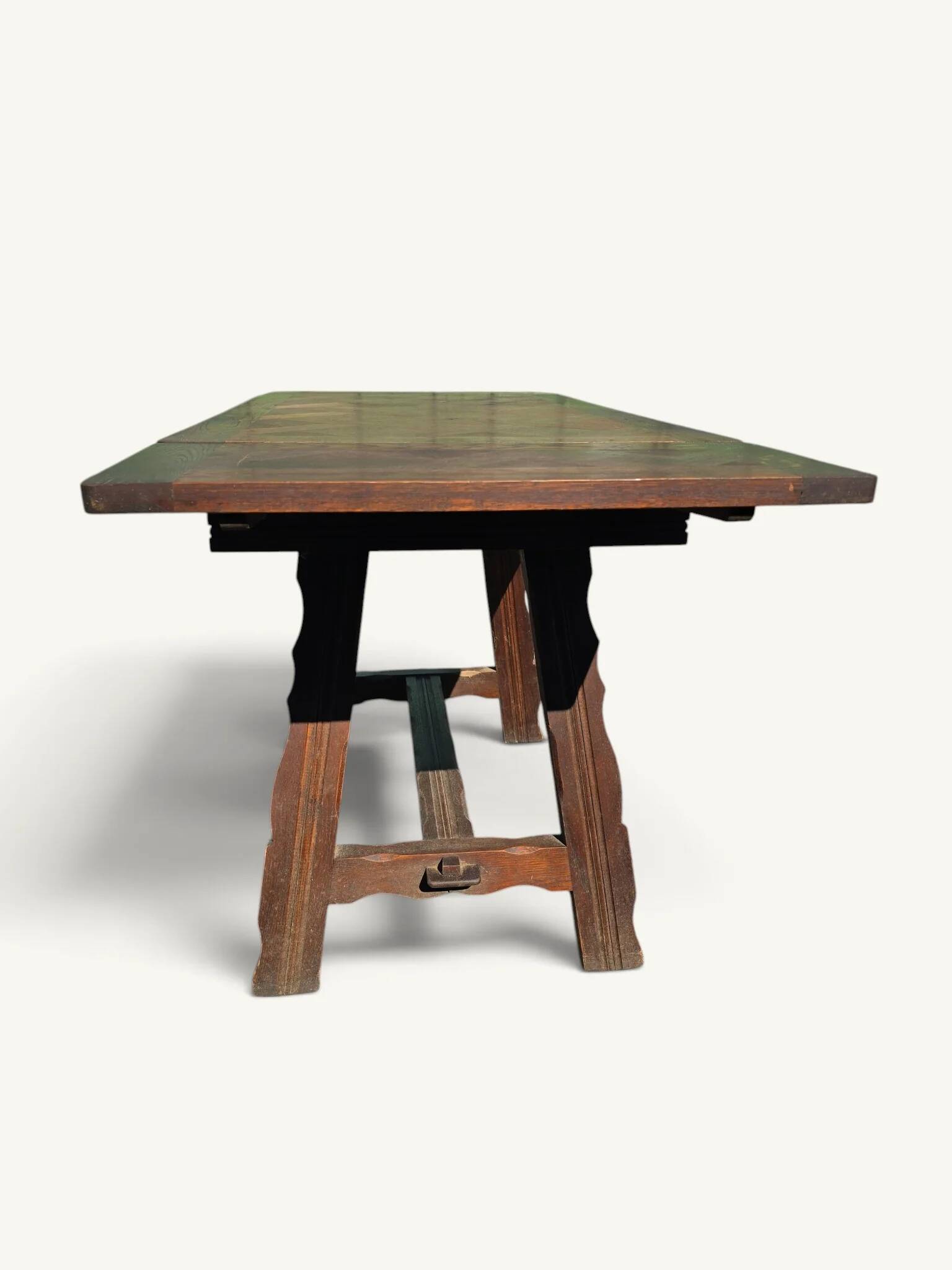 Table de repas rustique en chêne parqueté avec 2 rallonges