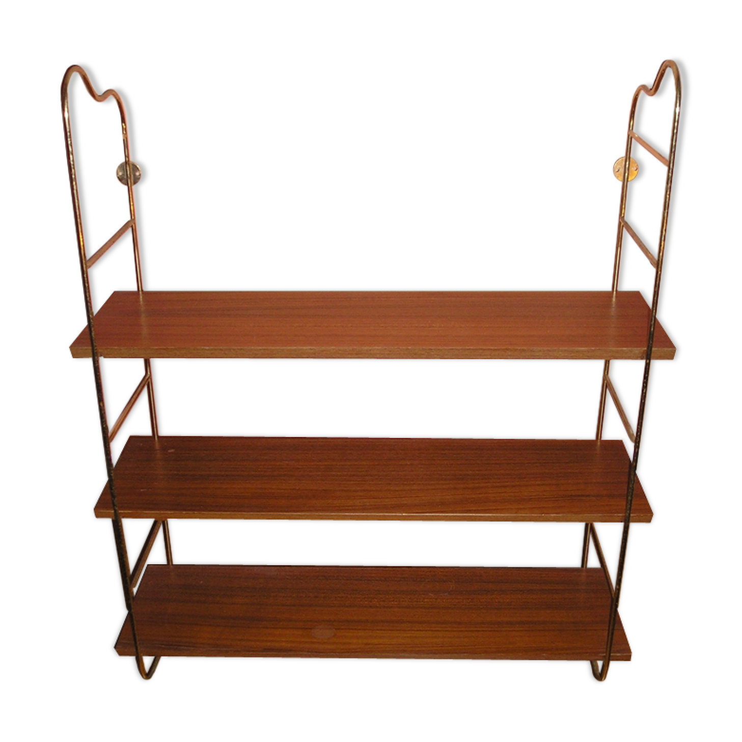 Etagère murale string bois-métal doré Nisse Strinning