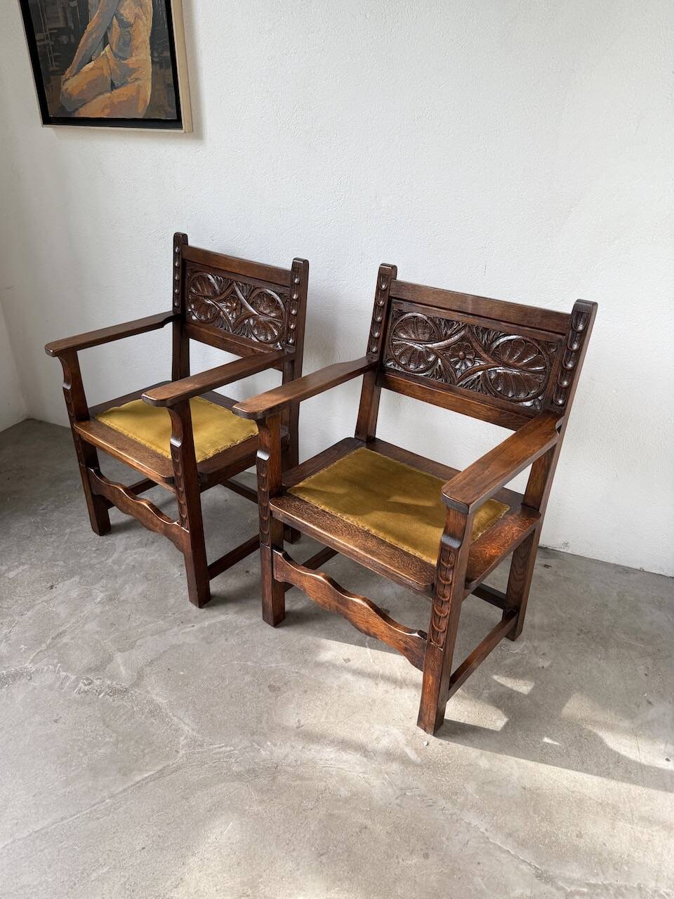Paire de fauteuils style espagnol bois sculpté 1900
