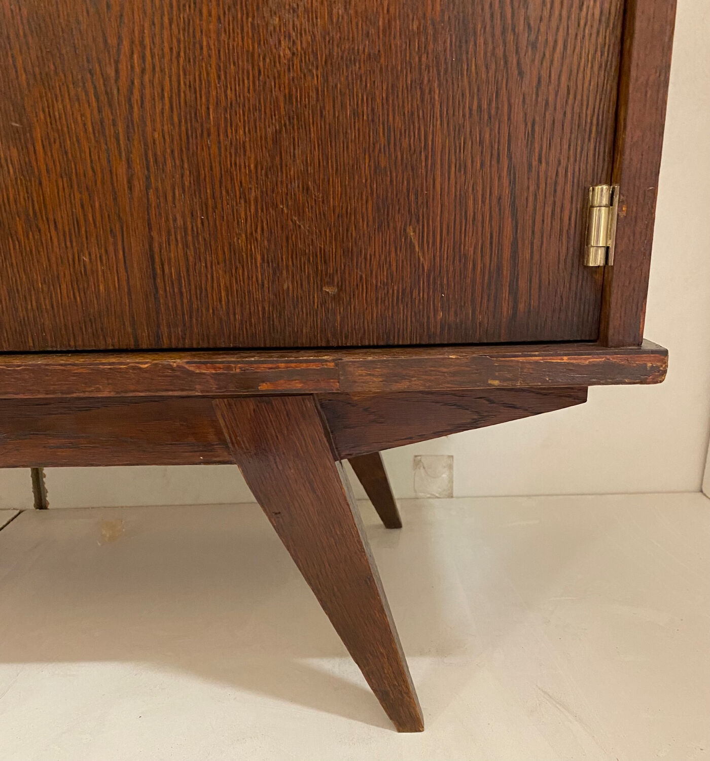 Enfilade vintage pieds compas de 1958