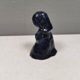 Figure de dame en faïence à glaçure bleue brillante
